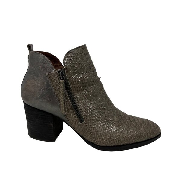 Donald Pliner Edyn Side Zip Ankle Boots Size 10 Snake Metallic Leather - Picture 10 of 10